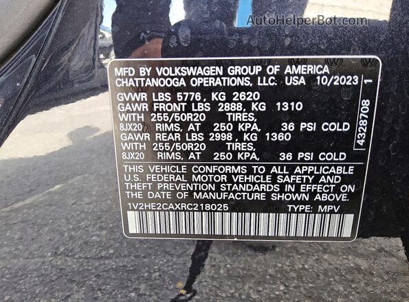 1V2HE2CAXRC218025 2024 VOLKSWAGEN ATLAS Black ძრავის განყოფილების ხედი