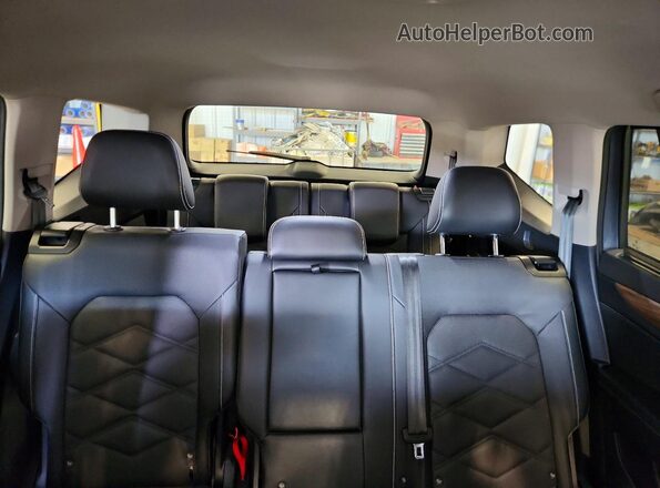 1V2HR2CA2SC518782 2025 VOLKSWAGEN ATLAS Gray Rear seats view