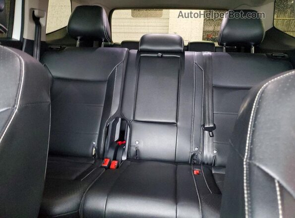 1V2HR2CA3MC562874 2021 VOLKSWAGEN ATLAS White Widok tylnych siedzeń
