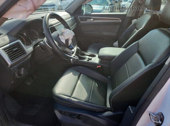 1V2HR2CA6MC576820 2021 VOLKSWAGEN ATLAS White Front interior view