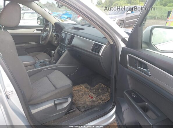 1V2HR2CA9JC501833 2018 VOLKSWAGEN ATLAS Silver Front interior view