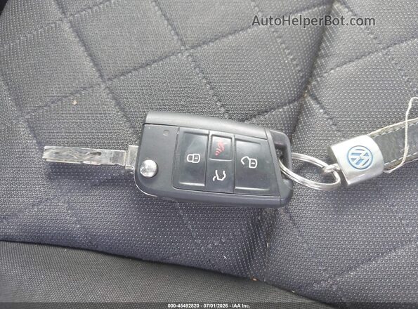 1V2HR2CA9JC501833 2018 VOLKSWAGEN ATLAS Silver Dashboard view