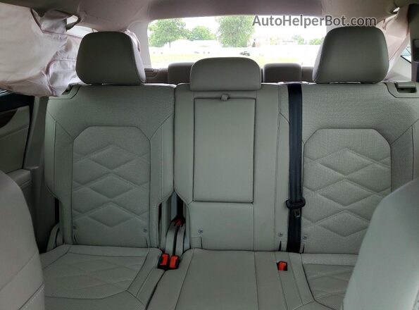 1V2HR2CA9RC552101 2024 VOLKSWAGEN ATLAS Gray Vista de los asientos traseros