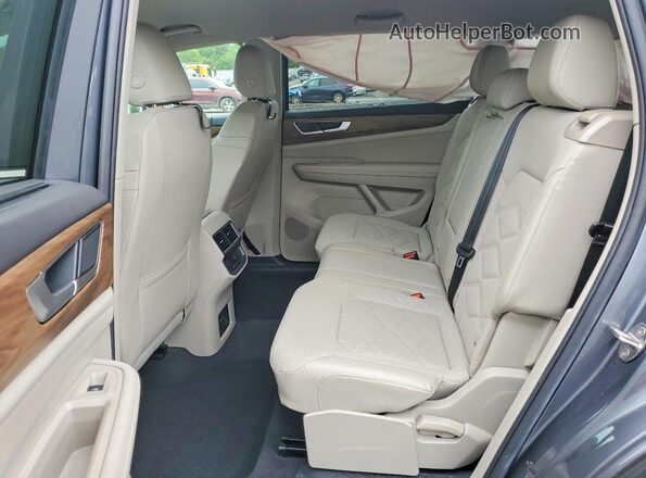 1V2HR2CA9RC552101 2024 VOLKSWAGEN ATLAS Gray Vista interior trasera