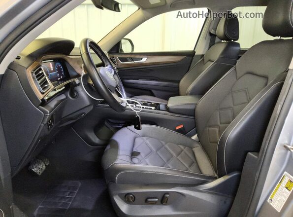 1V2HR2CA9SC530816 2025 VOLKSWAGEN ATLAS Серебряный Вид салона спереди
