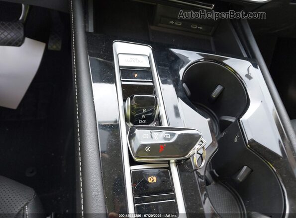 1V2HR2CAXRC570607 2024 VOLKSWAGEN ATLAS White Dashboard view
