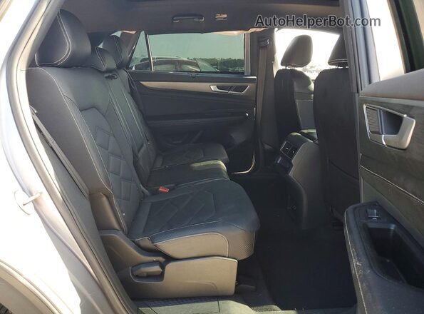 1V2JE2CA6RC225667 2024 VOLKSWAGEN ATLAS Silver Widok wnętrza z tyłu