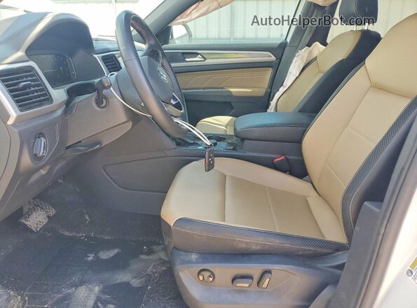1V2KE2CA3PC209623 2023 VOLKSWAGEN ATLAS White წინა სალონის ხედი