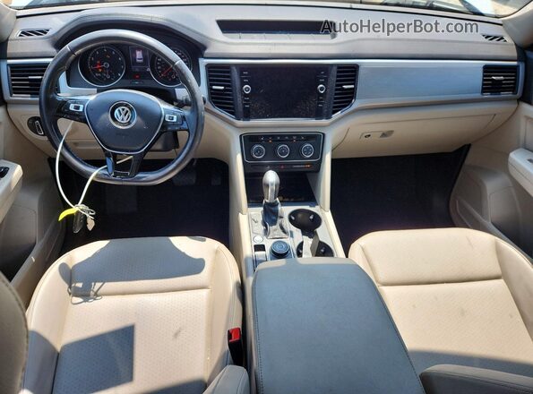1V2KR2CA3JC532498 2018 VOLKSWAGEN ATLAS White Widok deski rozdzielczej