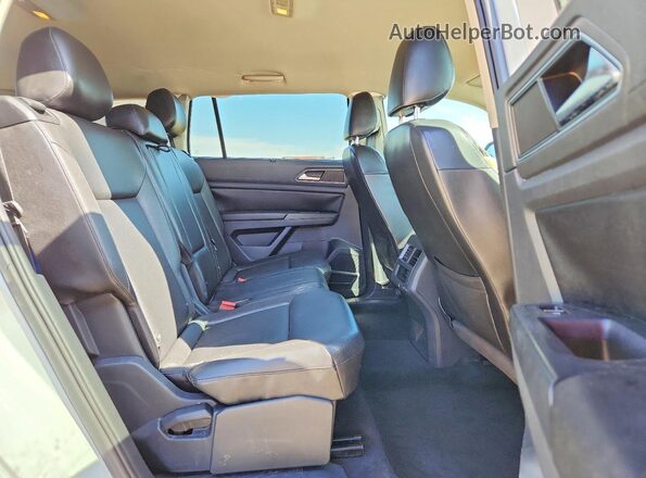 1V2KR2CA4JC508727 2018 VOLKSWAGEN ATLAS White Widok wnętrza z tyłu