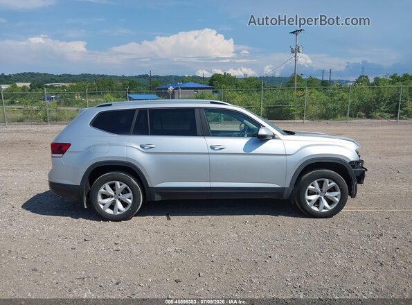1V2KR2CA4JC576963 2018 VOLKSWAGEN ATLAS Silver Rear interior view