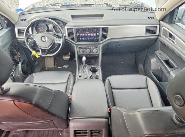 1V2KR2CA7JC563785 2018 VOLKSWAGEN ATLAS Silver Vista del salpicadero