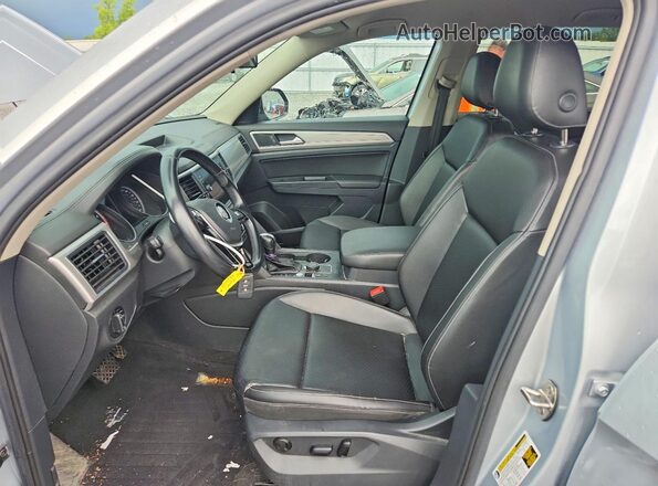 1V2KR2CA7JC563785 2018 VOLKSWAGEN ATLAS Silver Vista interior delantera