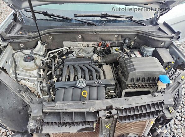 1V2KR2CA7JC563785 2018 VOLKSWAGEN ATLAS Silver Vista interior trasera