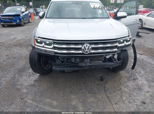 1V2KR2CA7JC573443 2018 VOLKSWAGEN ATLAS Silver Widok z przodu