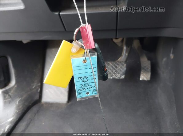 1V2KR2CA7JC573443 2018 VOLKSWAGEN ATLAS Silver Widok deski rozdzielczej