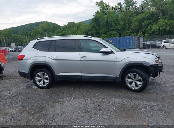 1V2KR2CA7JC573443 2018 VOLKSWAGEN ATLAS Silver Widok wnętrza z tyłu
