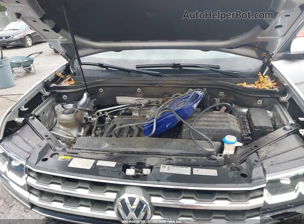 1V2KR2CA7JC573443 2018 VOLKSWAGEN ATLAS Silver Widok z tyłu