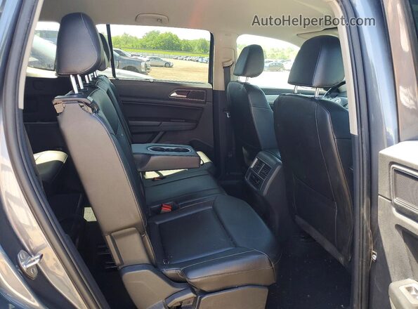 1V2KR2CA8JC570681 2018 VOLKSWAGEN ATLAS Gray Widok wnętrza z tyłu