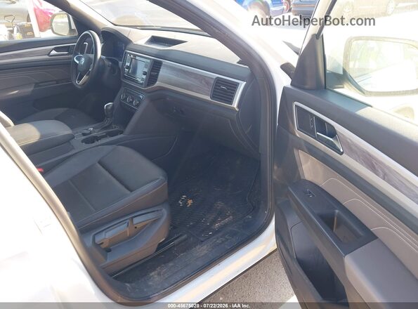 1V2LC2CA6PC220836 2023 VOLKSWAGEN ATLAS White Front interior view