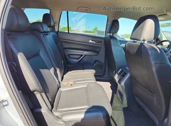 1V2LR2CA5KC515093 2019 VOLKSWAGEN ATLAS Silver Widok wnętrza z tyłu