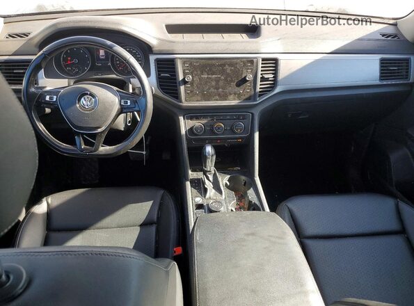 1V2LR2CA7KC517752 2019 VOLKSWAGEN ATLAS Silver Dashboard view
