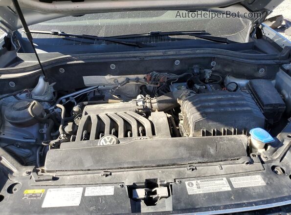 1V2LR2CA7KC517752 2019 VOLKSWAGEN ATLAS Silver Rear interior view