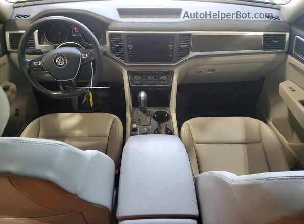 1V2LR2CA8JC539001 2018 VOLKSWAGEN ATLAS White Вид панелі приладів