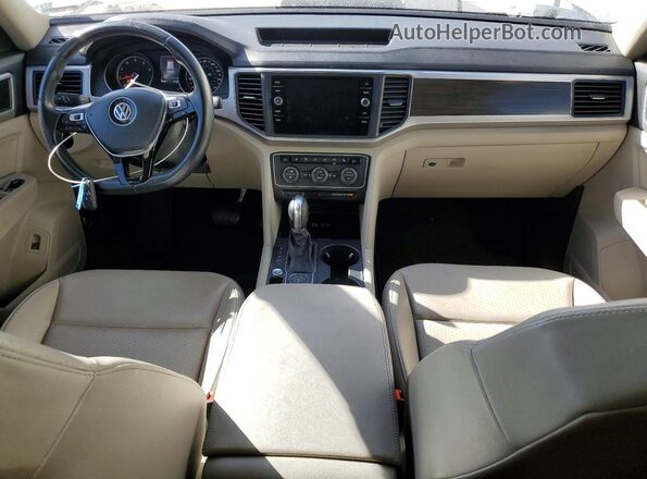 1V2LR2CA9JC552145 2018 VOLKSWAGEN ATLAS Белый Вид панели приборов