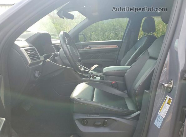 1V2ME2CA9LC230866 2020 VOLKSWAGEN ATLAS Серый Вид салона спереди