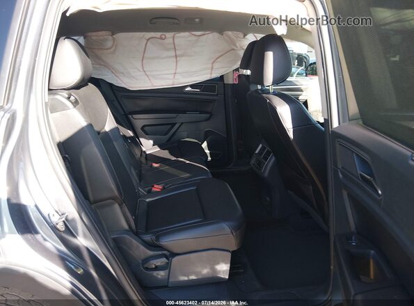 1V2MR2CA0JC522262 2018 VOLKSWAGEN ATLAS Gray Widok naklejki z numerem VIN