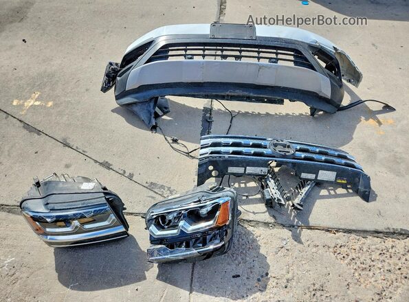1V2MR2CA4KC526932 2019 VOLKSWAGEN ATLAS Белый Вид наклейки с VIN-кодом