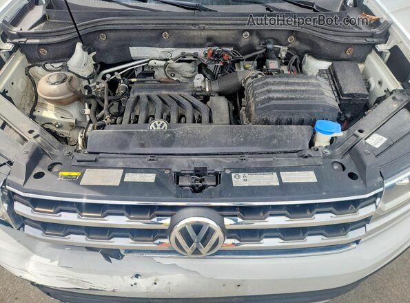 1V2NR2CA0JC558005 2018 VOLKSWAGEN ATLAS White Вид підкапотного простору