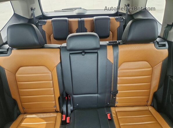 1V2NR2CA0JC558005 2018 VOLKSWAGEN ATLAS White Вид задніх сидінь