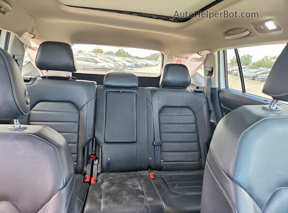 1V2NR2CA0JC577623 2018 VOLKSWAGEN ATLAS White Widok tylnych siedzeń
