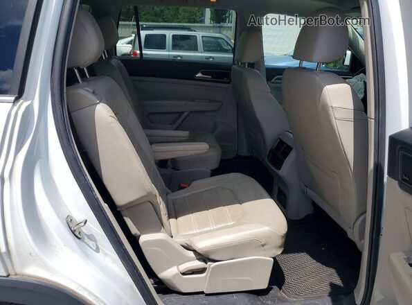 1V2NR2CA0JC587696 2018 VOLKSWAGEN ATLAS Two Tone Вид задньої частини салону
