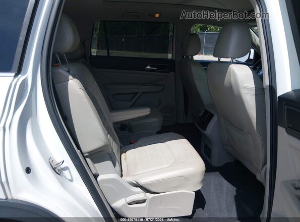 1V2NR2CA1JC524686 2018 VOLKSWAGEN ATLAS White Вид наклейки з VIN-кодом