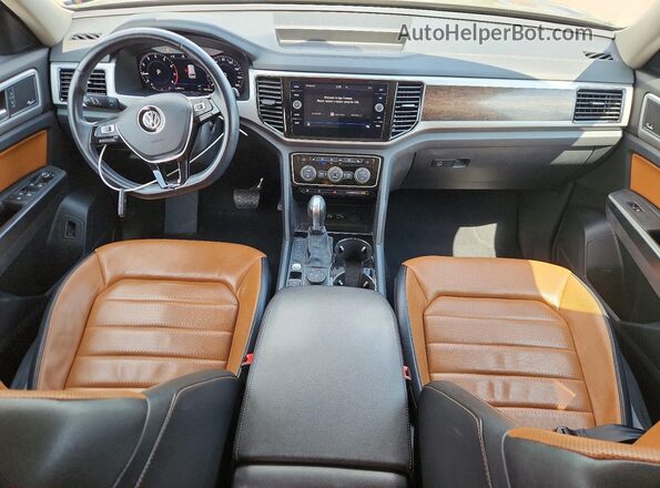 1V2NR2CA3JC523202 2018 VOLKSWAGEN ATLAS Black წინა პანელის ხედი