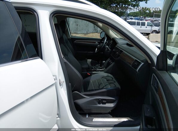 1V2NR2CA3JC593539 2018 VOLKSWAGEN ATLAS White წინა სალონის ხედი