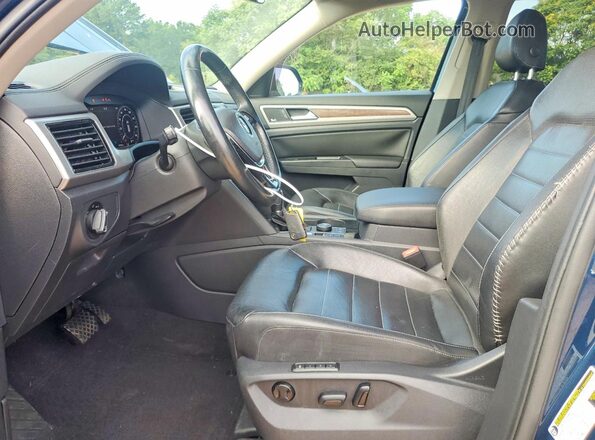 1V2NR2CA7KC545771 2019 VOLKSWAGEN ATLAS Blue Front interior view