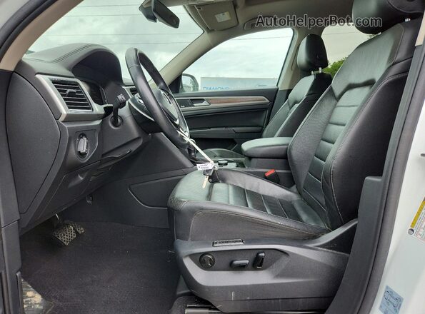 1V2NR2CA7KC552168 2019 VOLKSWAGEN ATLAS White Вид салону спереду