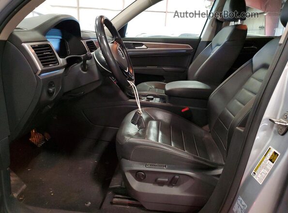 1V2NR2CA7KC561002 2019 VOLKSWAGEN ATLAS Silver Widok wnętrza z przodu