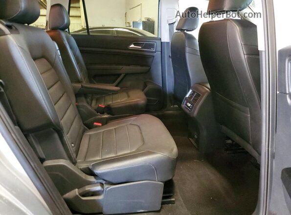 1V2NR2CA7KC561002 2019 VOLKSWAGEN ATLAS Silver Widok wnętrza z tyłu