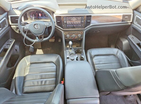 1V2NR2CA7KC567513 2019 VOLKSWAGEN ATLAS Silver Widok deski rozdzielczej