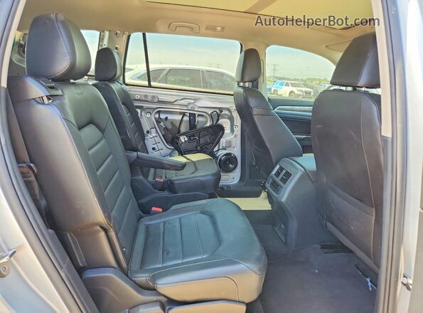 1V2NR2CA7KC567513 2019 VOLKSWAGEN ATLAS Silver Widok wnętrza z tyłu