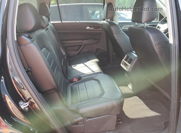 1V2NR2CA9JC548136 2018 VOLKSWAGEN ATLAS Black Rear interior view