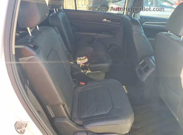 1V2NR2CAXKC530049 2019 VOLKSWAGEN ATLAS White Widok wnętrza z tyłu