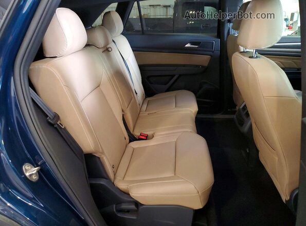 1V2RE2CA4LC211762 2020 VOLKSWAGEN ATLAS Blue Widok wnętrza z tyłu