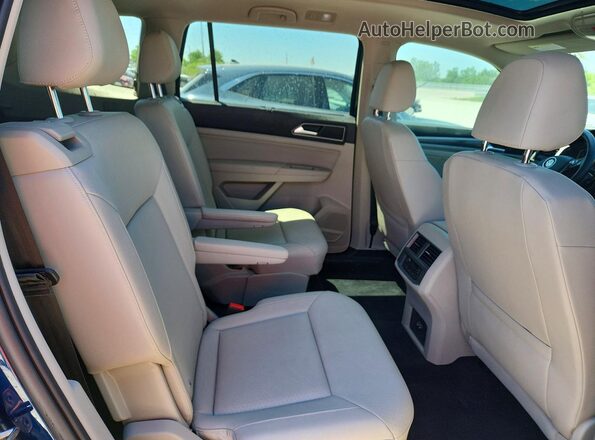 1V2RR2CA1KC605111 2019 VOLKSWAGEN ATLAS Blue Widok wnętrza z tyłu