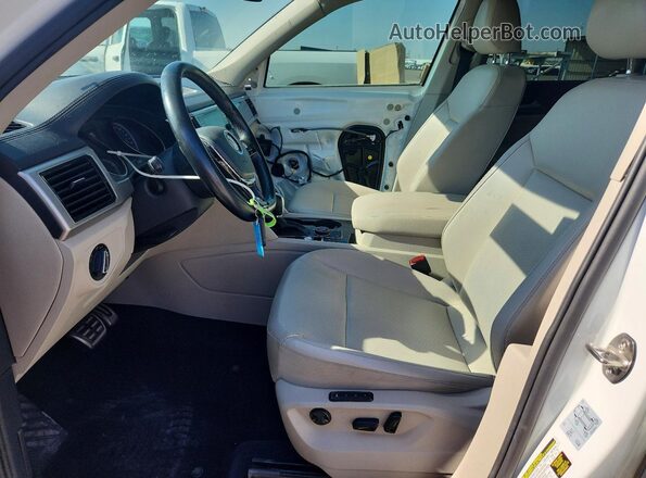 1V2RR2CA5JC547986 2018 VOLKSWAGEN ATLAS White Widok wnętrza z przodu